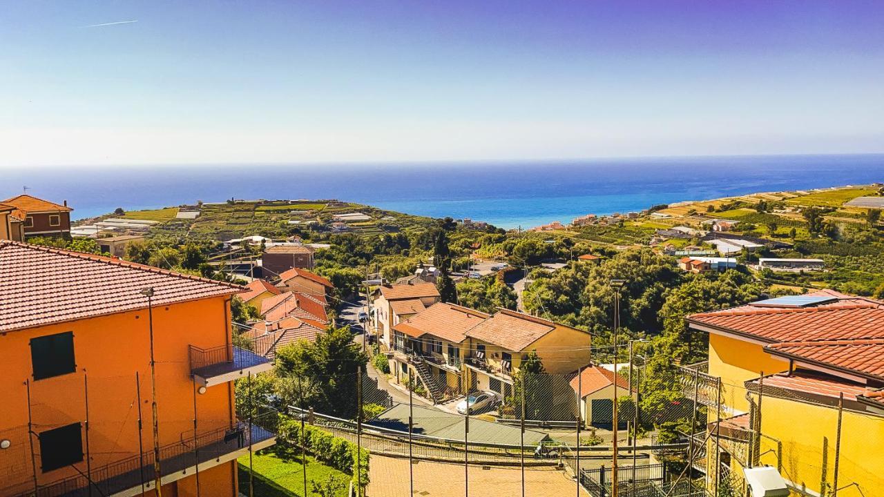 Terzorio Mar Ligure-Trilocale Vista Mareアパートメント エクステリア 写真